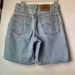 AUTHENTIC 80s VINTAGE 950 relaxed fit LEVI’S denim shorts